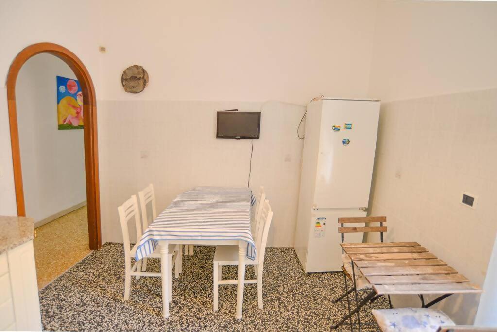 Апартаменты Larte Al Mare Vicino Spiaggia Con Ac E Wifi Савона Экстерьер фото